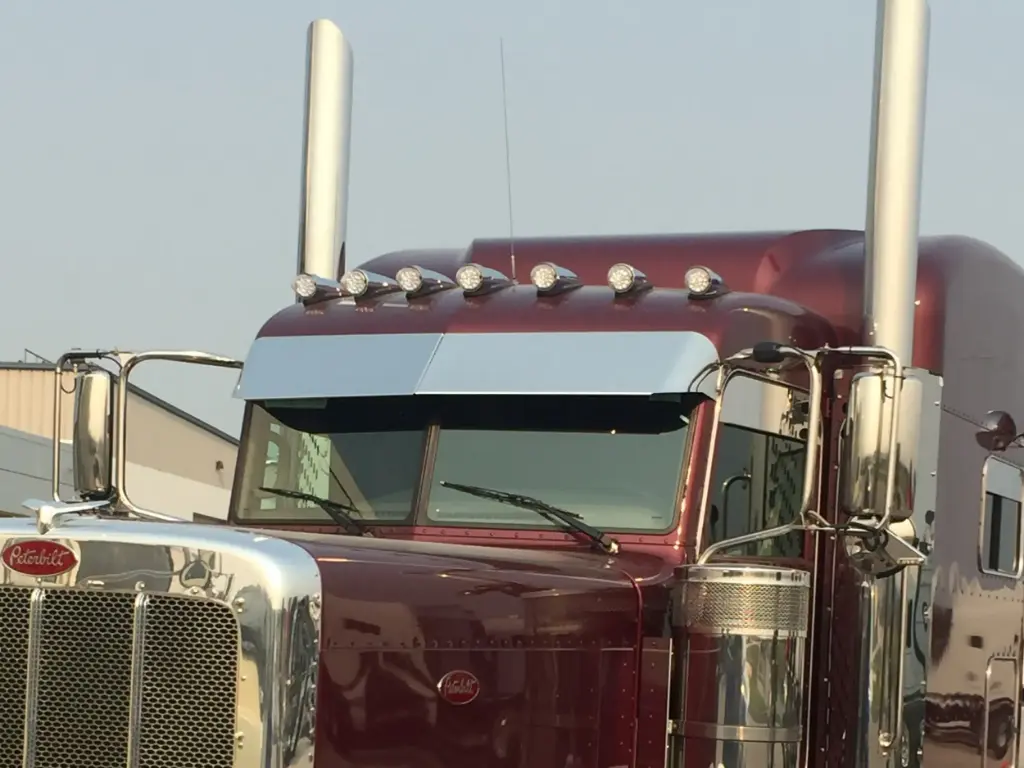 [SLI001074] Peterbilt 3-Series Old Style Straight Visors (9", No Lights)