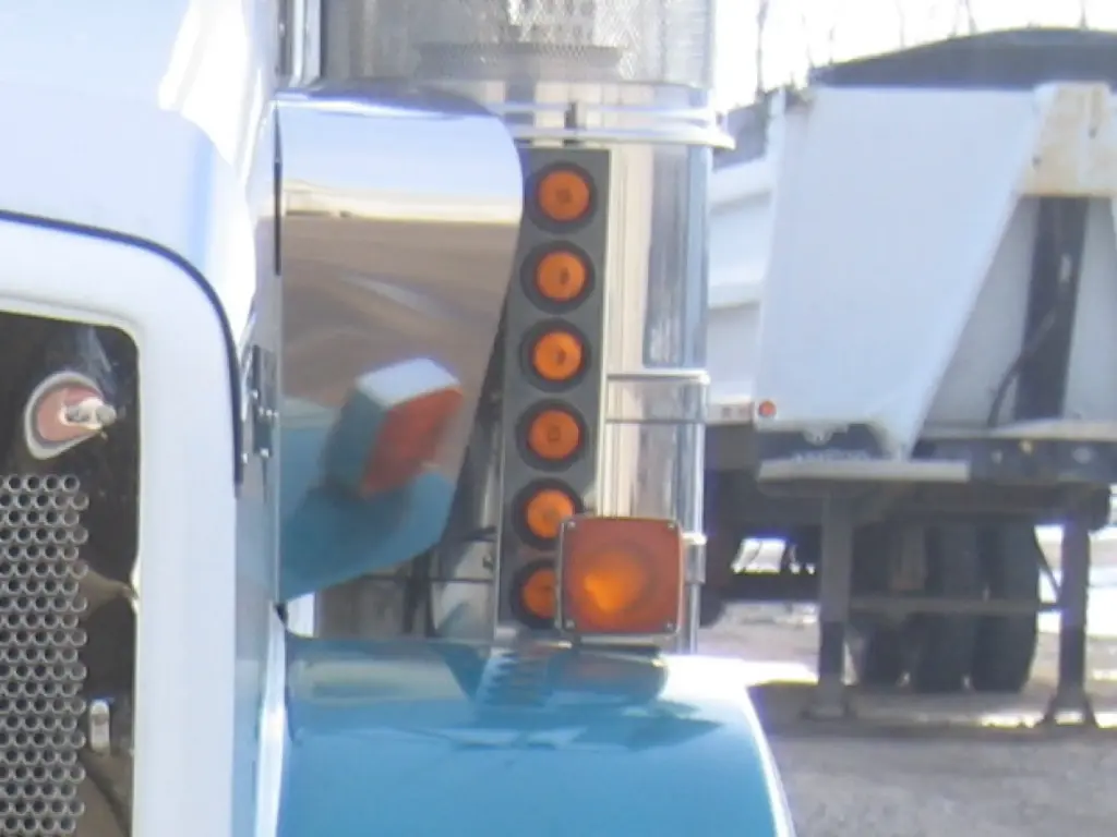 Kenworth 15" Front Air Cleaner Light Brackets