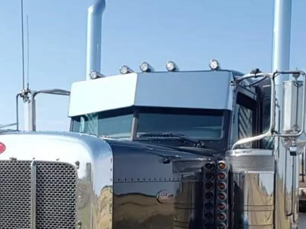 Peterbilt 3-Series Reverse Bow Tie Visors