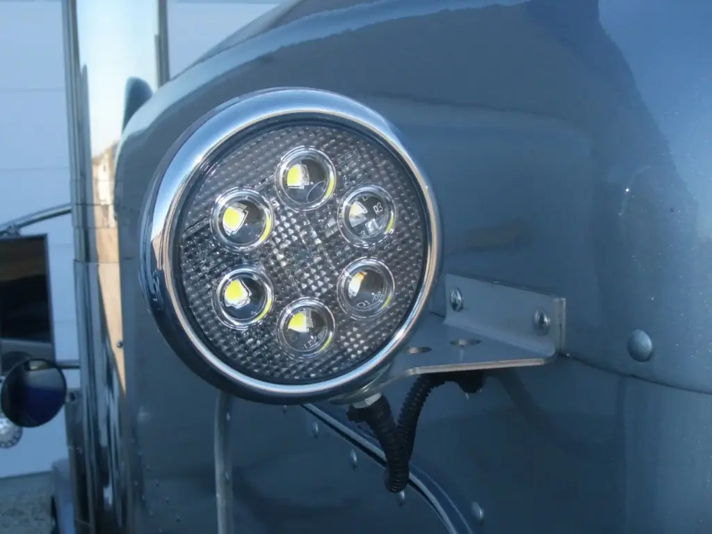 [SLI000437] Peterbilt Backup Load Light Brackets 