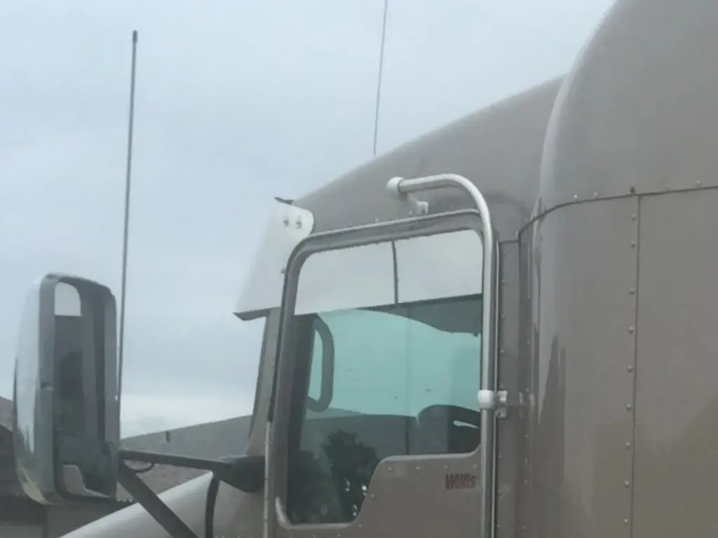Kenworth Door Visors - Mirror Stainless