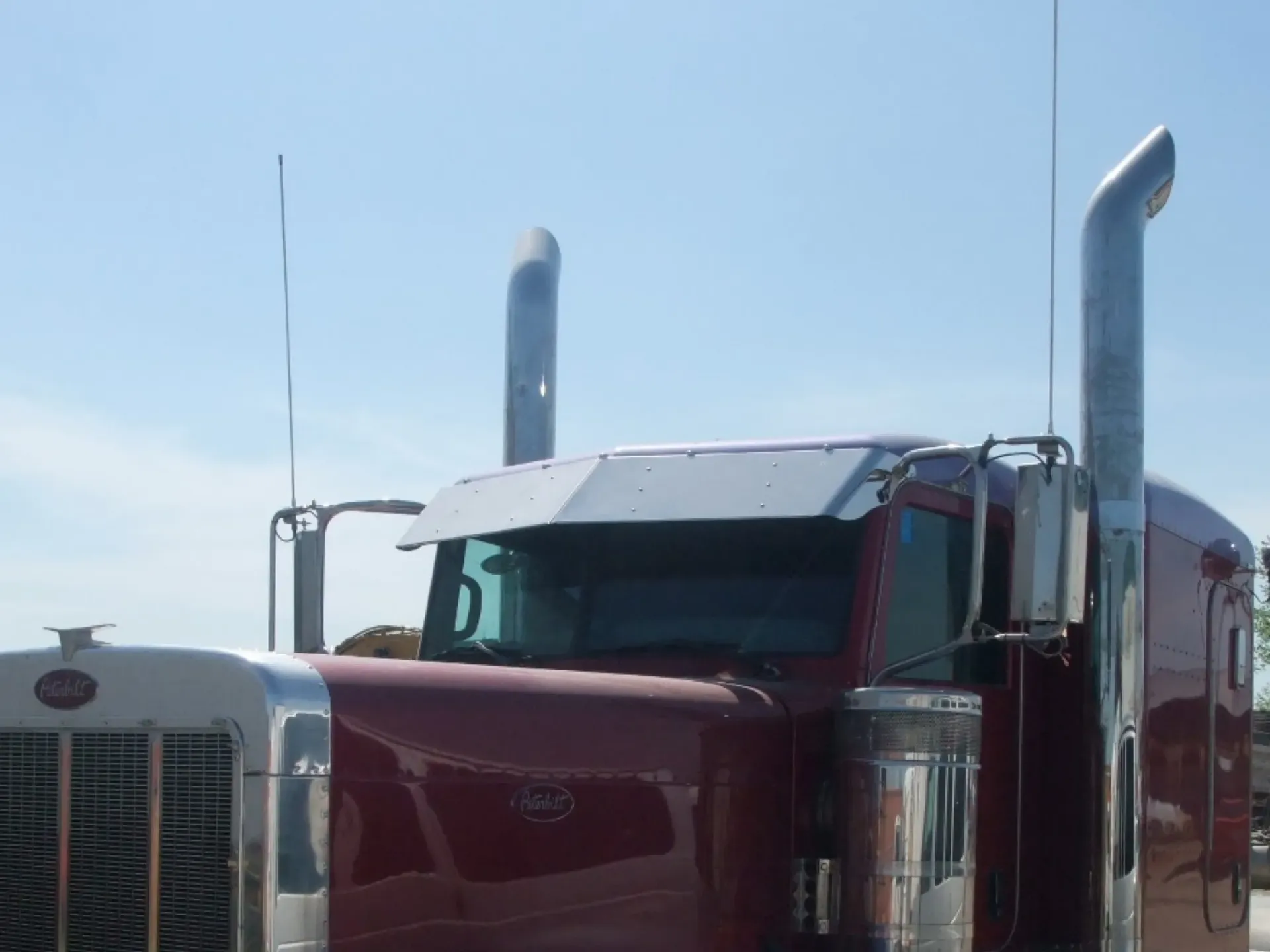 Peterbilt 3-Series Standard Visors